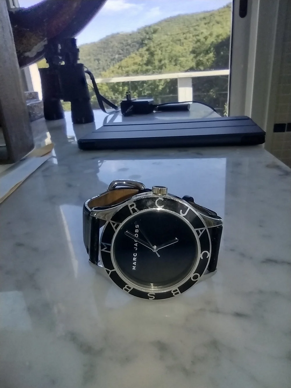 MARC JACOBS Black Round Logo Watch